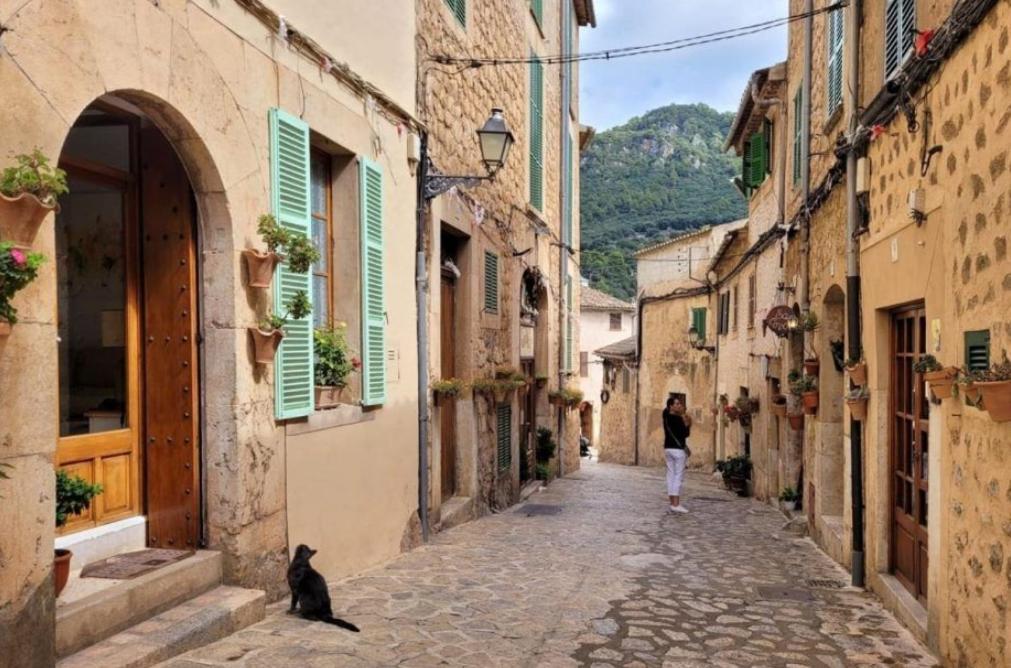 Valldemosa Sleep & Hike فايديموسا المظهر الخارجي الصورة